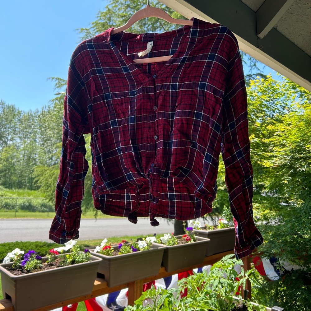 Red Plaid Button Up Tie Front Cropped Shirt